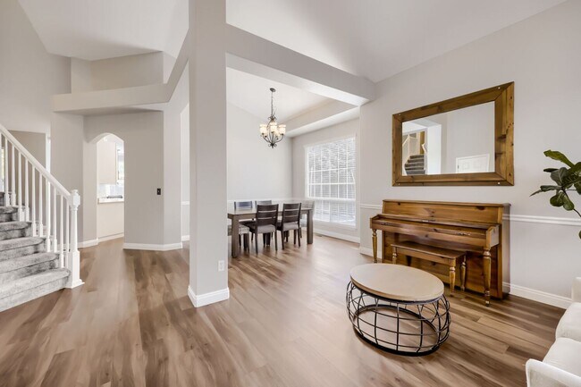Building Photo - Spacious 5 Bed/4 Bath Home with Finished Basement in Erie
