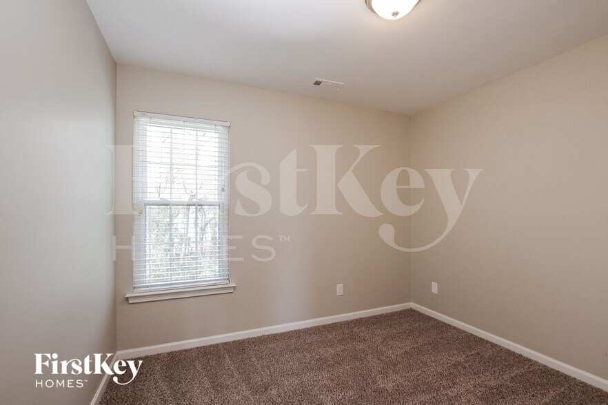 Building Photo - 9201 Aloysia Ln
