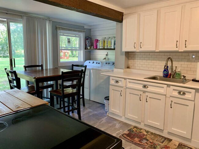 Building Photo - 934 Mohegan Rd