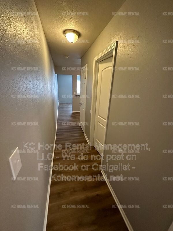 Building Photo - 551 N Somerset Terrace
