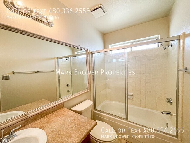 Building Photo - 2308 E Broadmor Dr