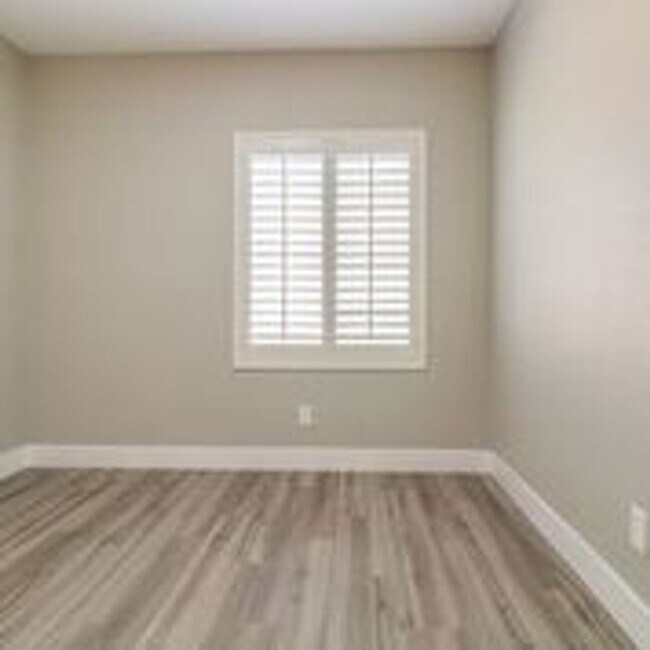 Building Photo - Welcome Home! Beautiful One Story Home in Aliante