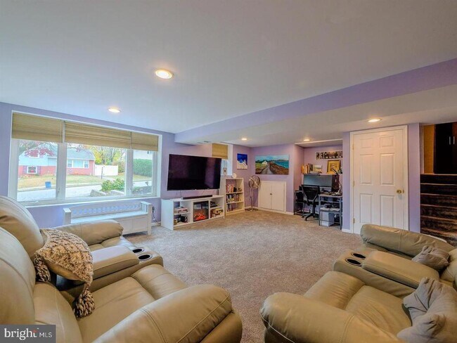 Building Photo - 217 Bramber Dr