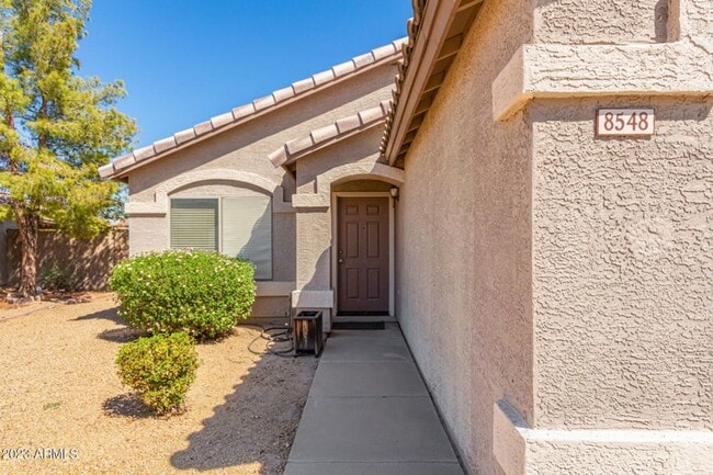 Building Photo - Move In Ready!  3 Bed, 2 Bath w/2 Car Garage