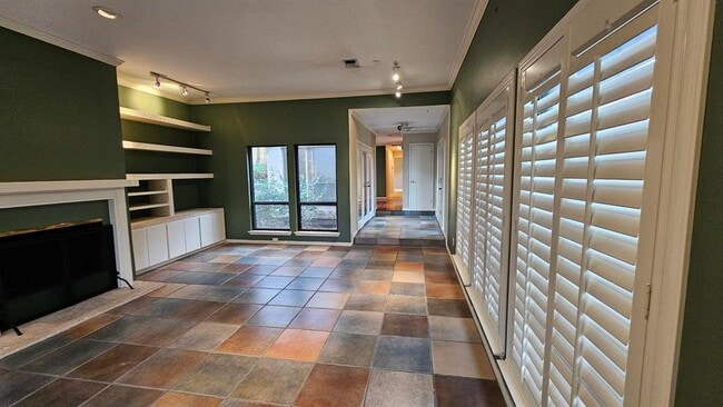 Building Photo - 4902 Westview Dr