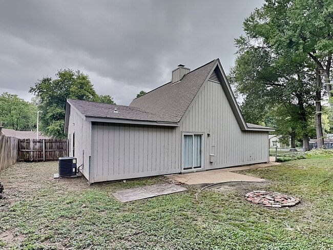 Building Photo - 5415 Stardust Dr