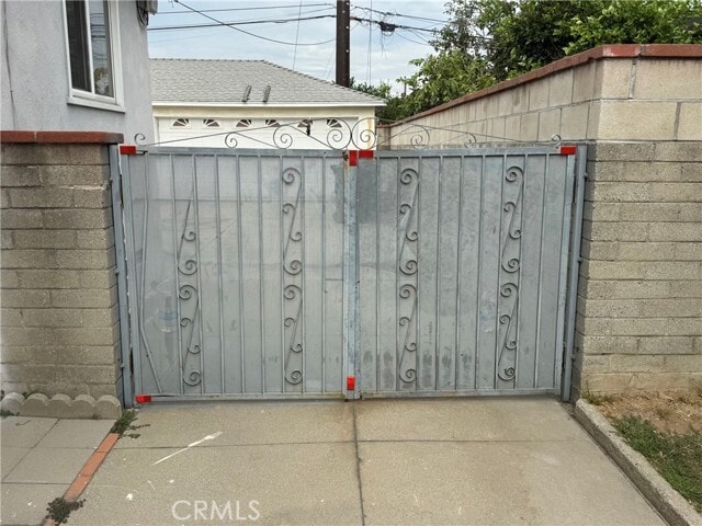 Building Photo - 1012 S Almansor St