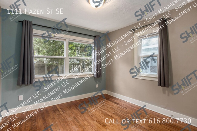 Building Photo - 1111 Hazen St SE