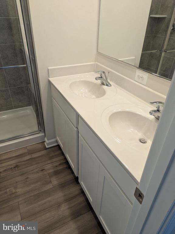 Building Photo - 11 Short Br Dr