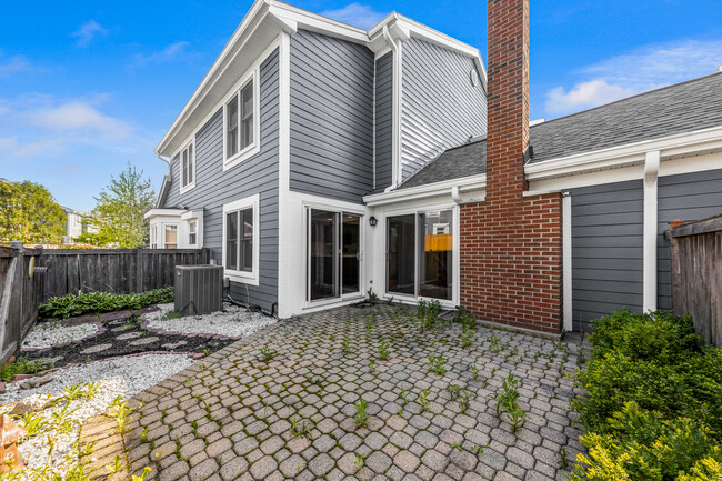 Building Photo - 26 Sarahs Grove Ln