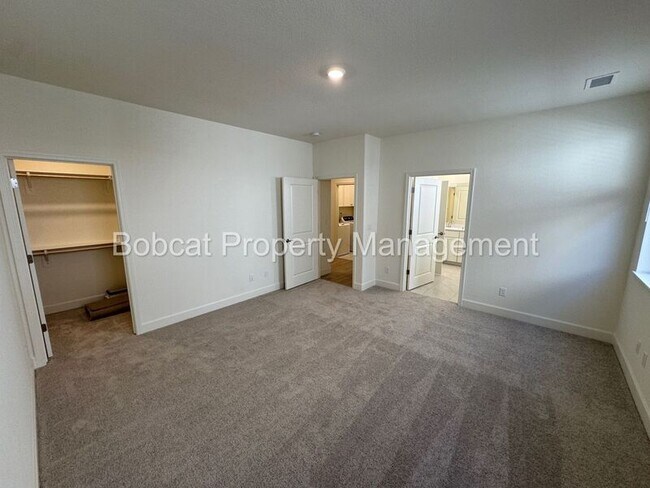 Building Photo - 837 Bravestone Ave