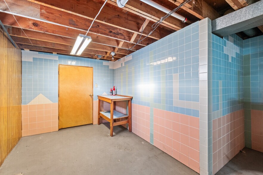 Building Photo - 318 Castleview Dr