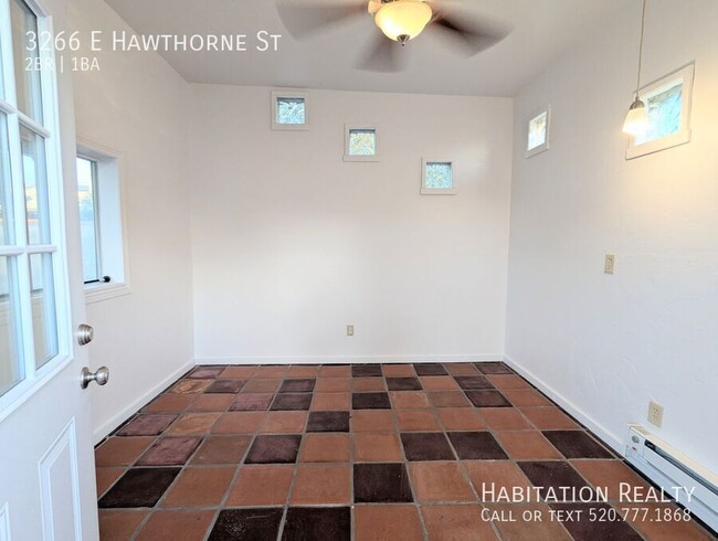 Building Photo - 3266 E Hawthorne St