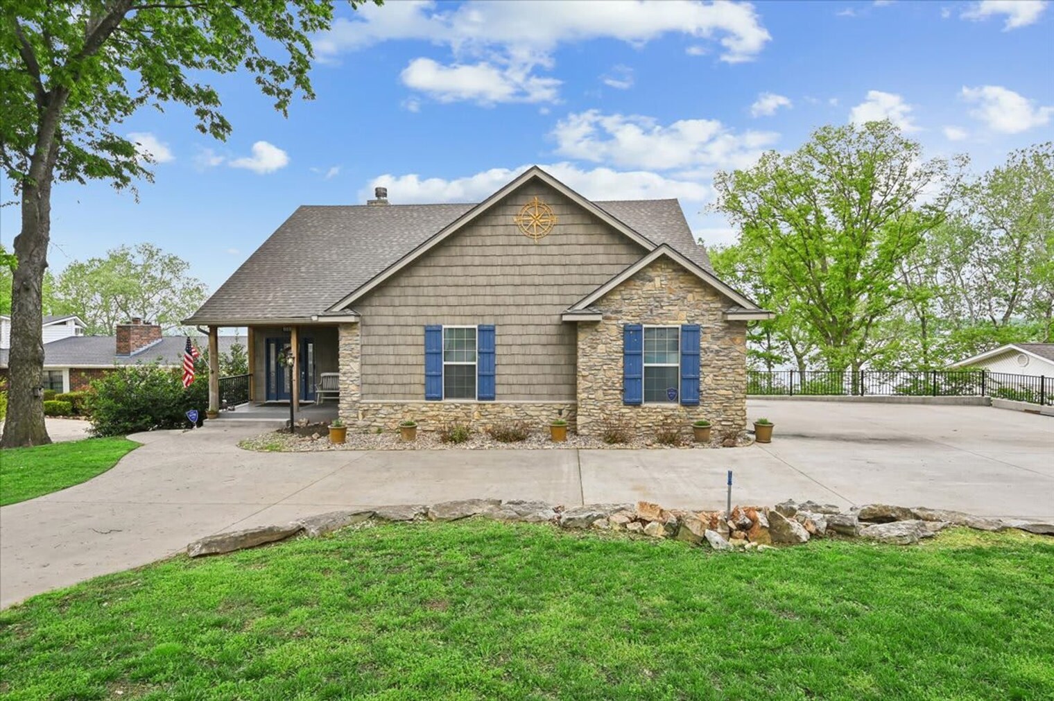 Building Photo - 1115 Red Bud Dr