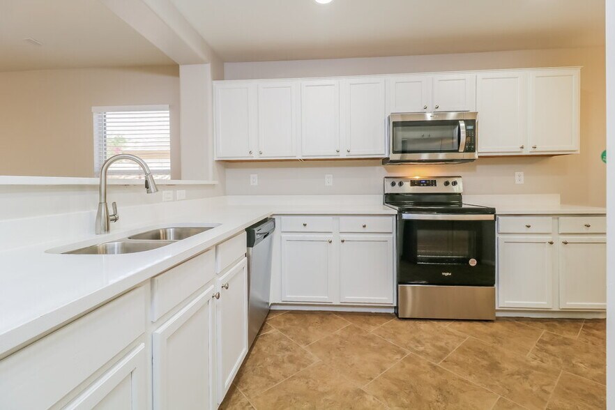 Building Photo - 22614 W Papago St