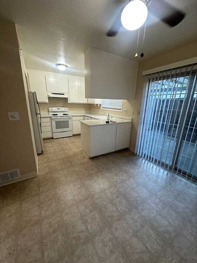 Primary Photo - 3540 Northwood Dr.