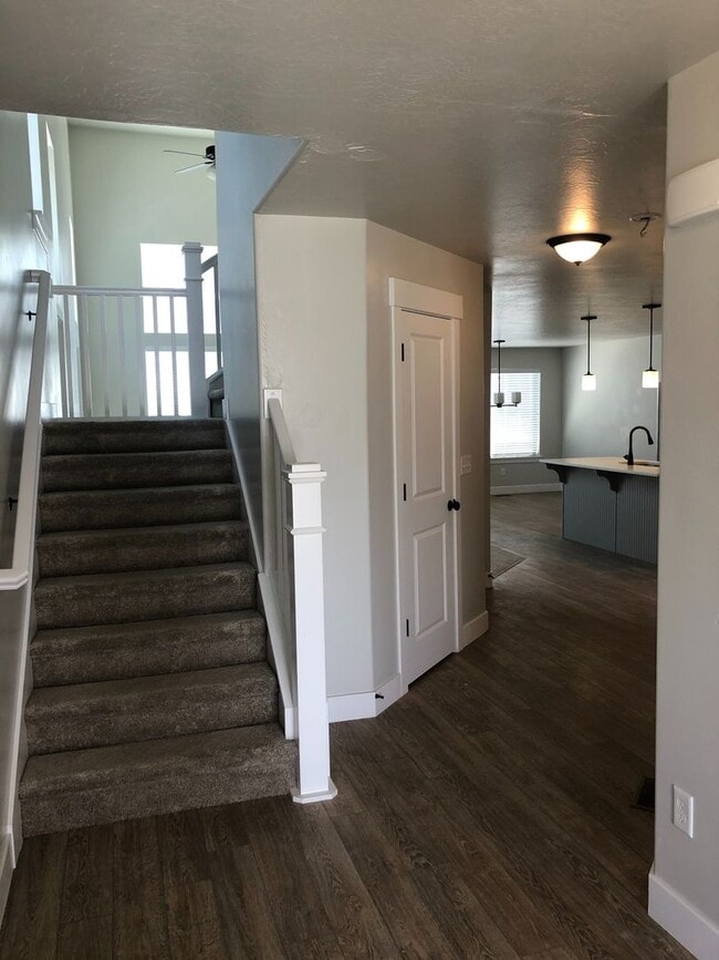 Building Photo - AMAZING HOME IN SOUGHT AFTER EXCHANGE DEVELOPMENT W/ 2 CAR GARAGE