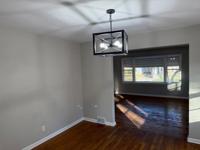 Building Photo - Gardiner Ave S. 223-225