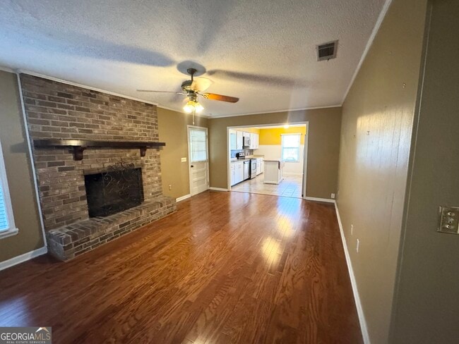 Building Photo - 107 Belair Dr