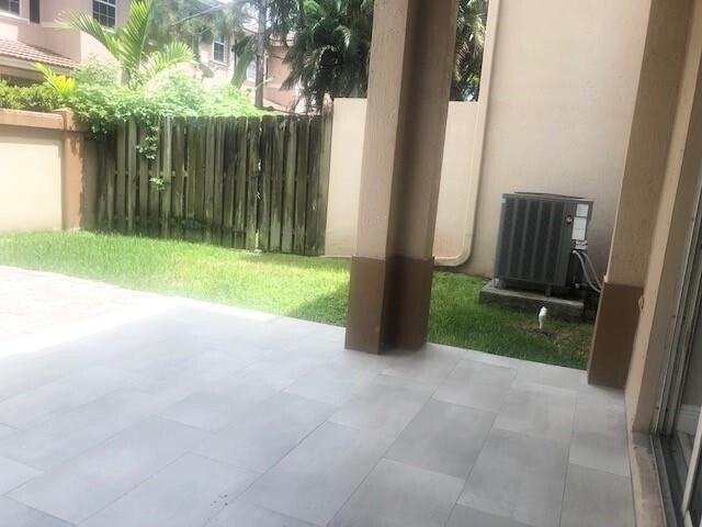 Building Photo - 230 Riverwalk Cir