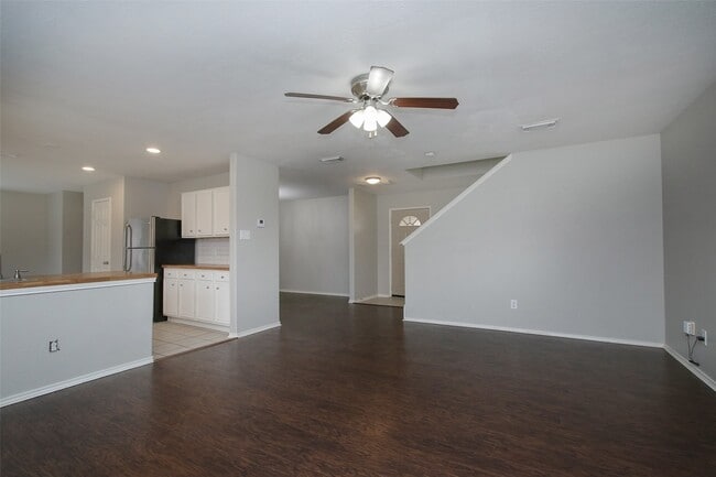 Building Photo - 18926 Piney Way Dr