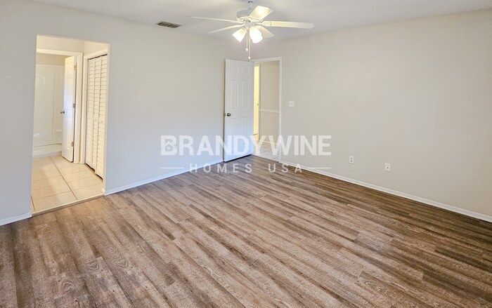 Building Photo - 737 Country Shire Ln