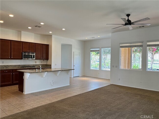 Building Photo - 77184 California Dr