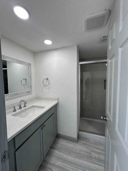 Building Photo - 4624 San Jacinto St