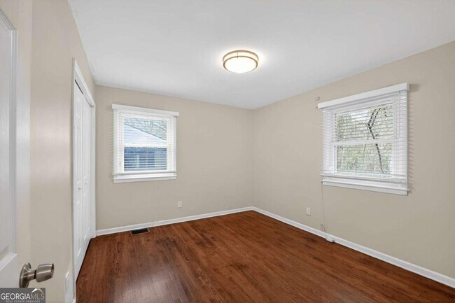 Building Photo - 1817 Goddard St SE