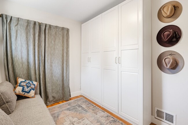 Building Photo - 3815 S Knox Ct