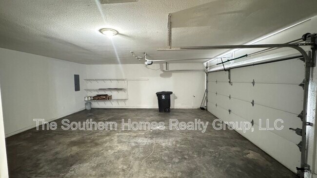 Building Photo - 2520 Sullins Rd