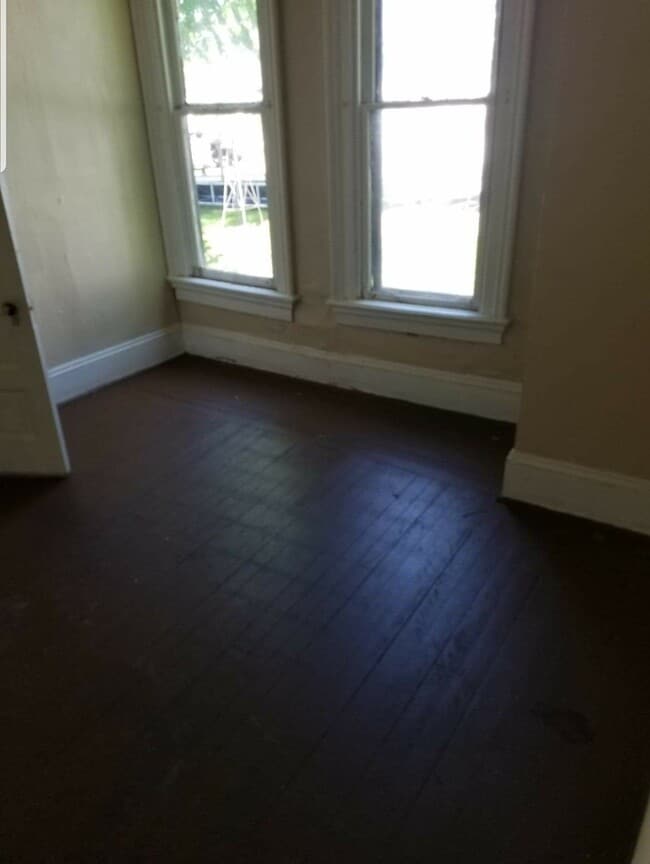 Primary Photo - 340 S Ohio St