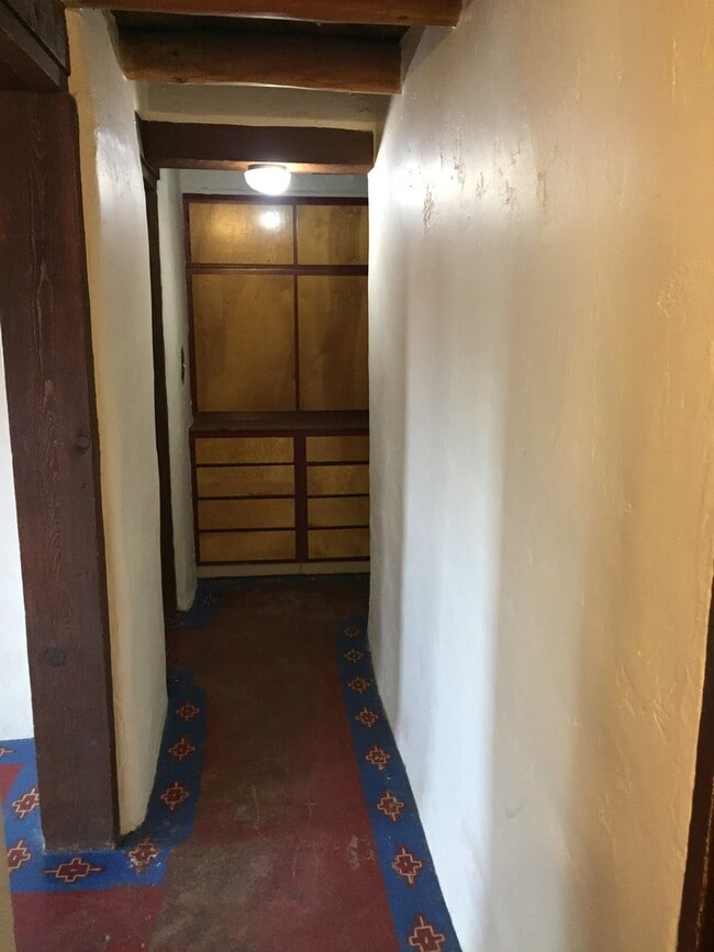 Building Photo - WATSON ADOBE 3 Bedroom 2 Bath 1350/SF