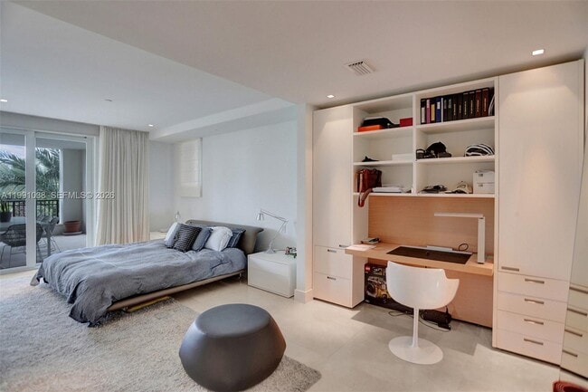 Building Photo - 3535 Hiawatha Ave