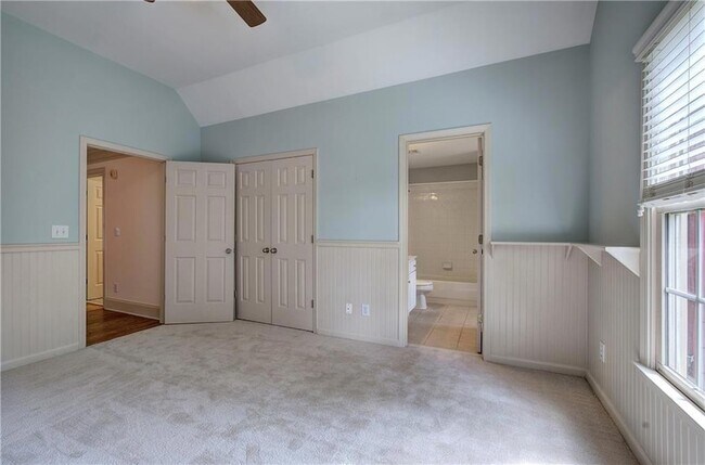 Building Photo - 2320 Starr Lake Dr NW