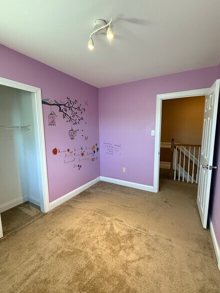 Building Photo - 3808 Ronnald Dr