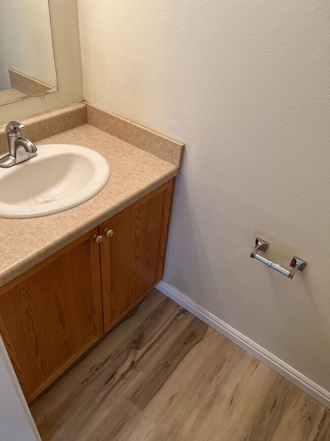 Building Photo - Holly St. - 1307/1309