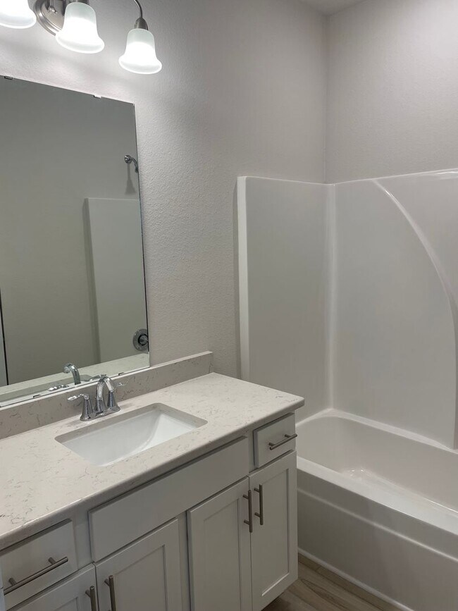 Building Photo - New Build - 3 Bedroom/2 Bathroom with Offi...