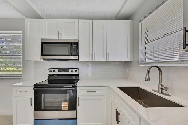 Building Photo - 10987 W Tidewater Cir