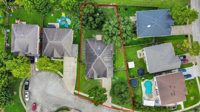Building Photo - 10214 White Oak Trail Ln