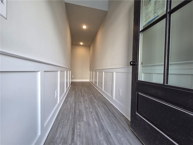 Building Photo - 6 Rock Pk Wy