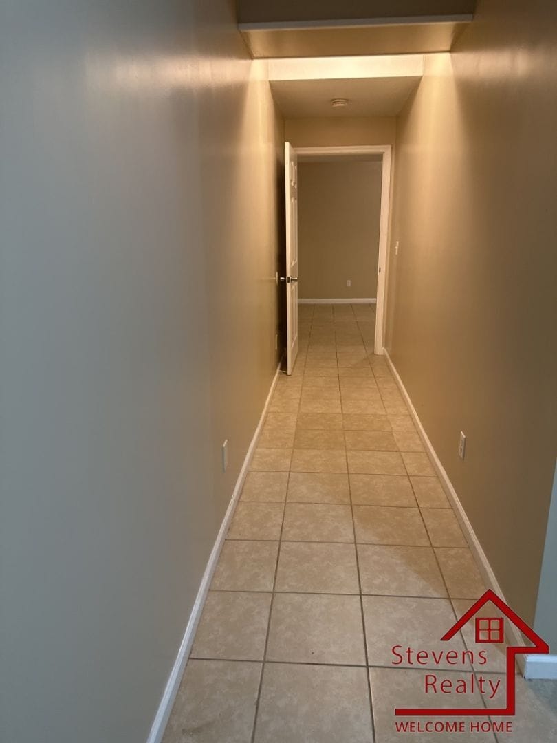 Building Photo - 1207 Holly Ave