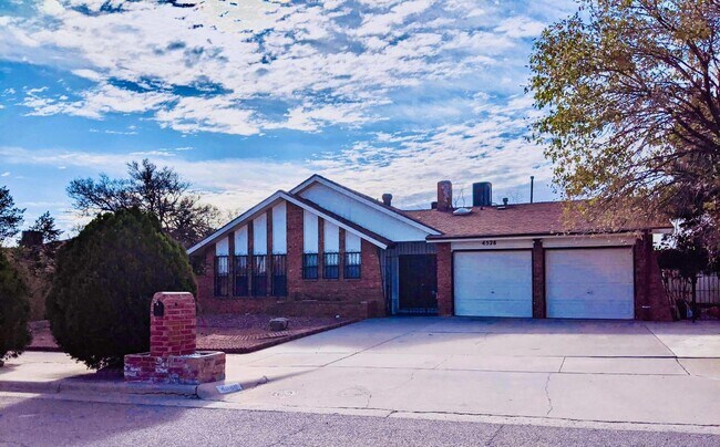 Building Photo - 4528 R L Shoemaker Dr