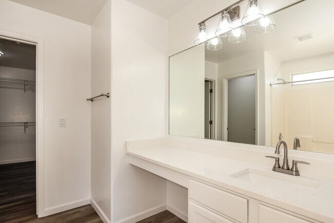 Building Photo - 2656 S 89th Ave