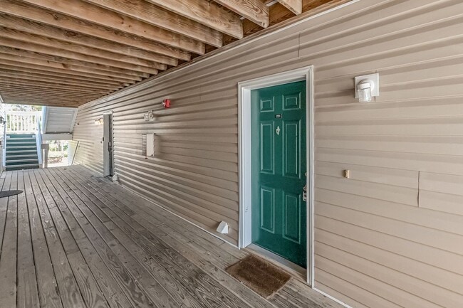 Building Photo - Destin Condo with Great Amenities