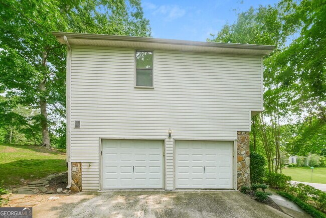 Building Photo - 4690 Balley Shannon Dr