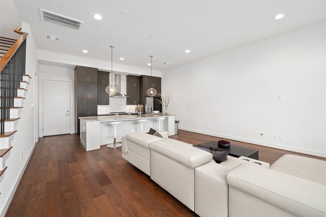 Building Photo - 2408 Gray St