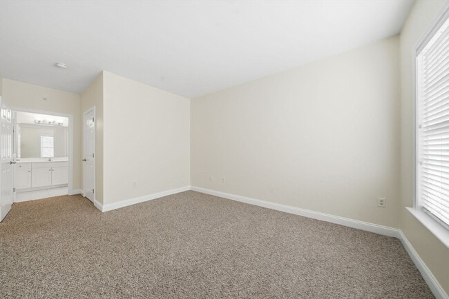 Building Photo - 295 Salem St