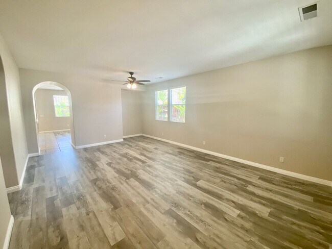 Building Photo - Stunning 4 bedroom home in Oceanside!!