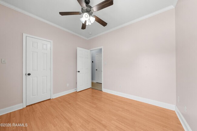 Building Photo - 128 Bottle Brush Ln